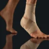 Bort Talostabil Plus Bandage Rechts Medium Hautfarben