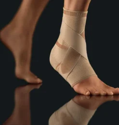 Bort Talostabil Plus Bandage Rechts Medium Hautfarben