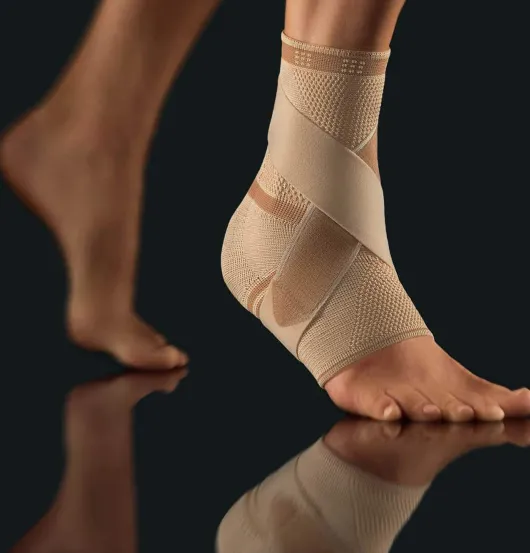 Bort Talostabil Plus Bandage Rechts Medium Hautfarben