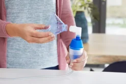 Omron Compact Plus 2-In-1-Inhalationsgerät