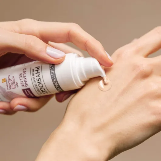 Physiogel Calming Relief Anti-Rötungen getönte Tagesceme LSF 30 40 ml