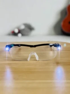 160% Vergrößerungsbrille mit LED-Licht, schwarzinkl. Aufbewahrungsbeutel,